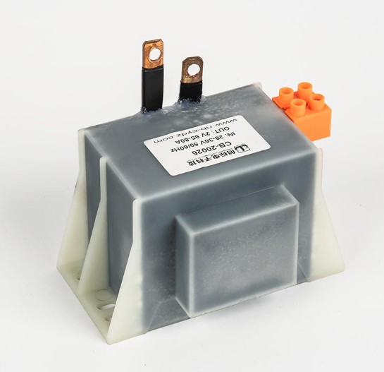 Каковы ключевые аспекты проектирования рассеивания тепла в трансформаторах R-типа для сред с высокой плотностью установки?